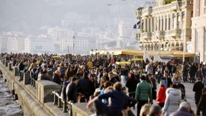 turisti a napoli