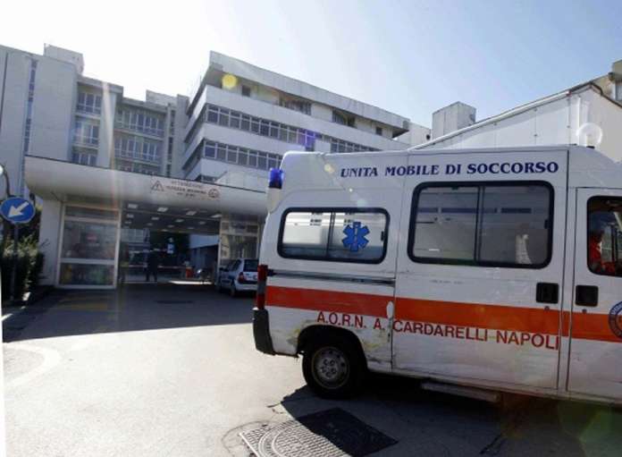 ambulanza napoli cardarelli
