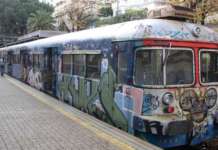 Napoli, camion trancia cavi della linea ferroviaria: cumana resta bloccata