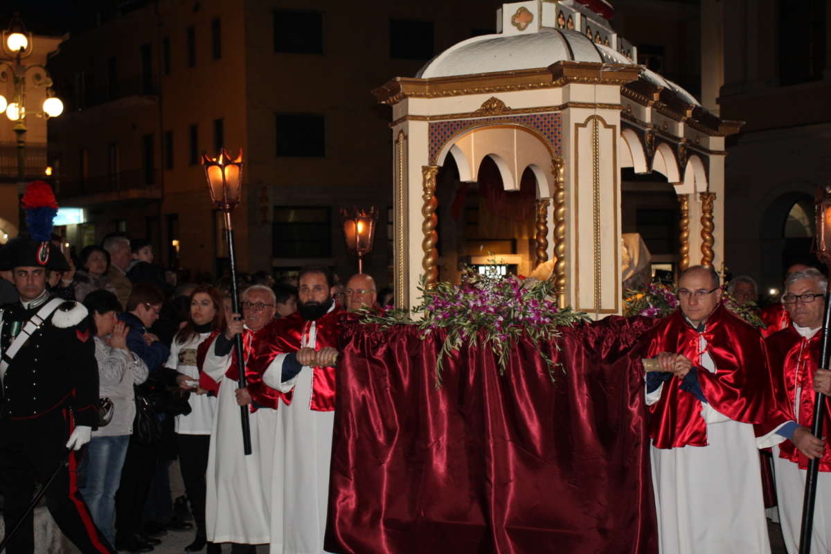 copertina via crucis