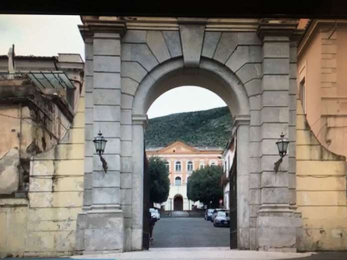 foto copertina san leucio