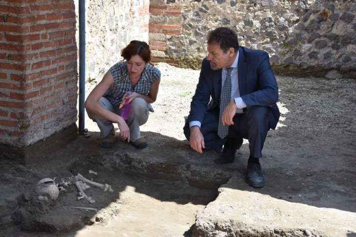 scheletro bambino Terme centrali (3)