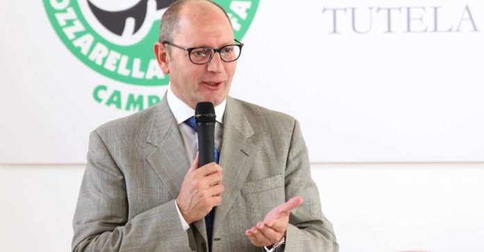 Il presidente del Consorzio di Tutela della Mozzarella di Bufala Campana Dop Domenico Raimondo