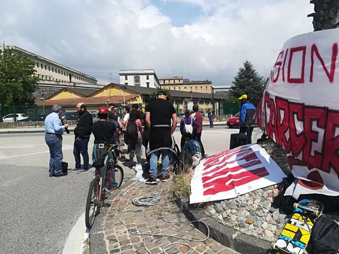 detenuti protesta cella zero