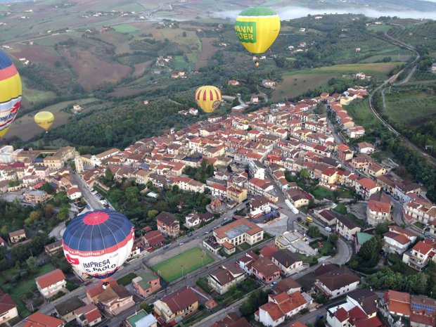 fregneto monteforte mongolfiere