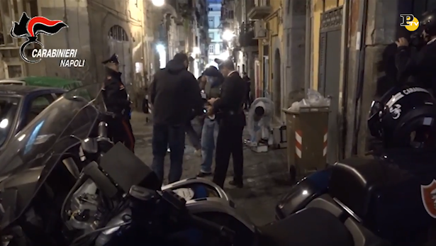 napoli-blitz-carabinieri-quartieri-spagnoli