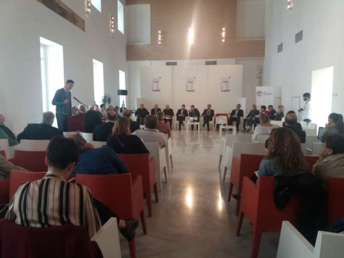 tavola rotonda lavoro1