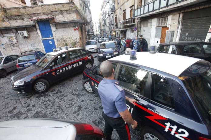 BLITZ CARABINIERI AL QUARTIERE FORCELLA