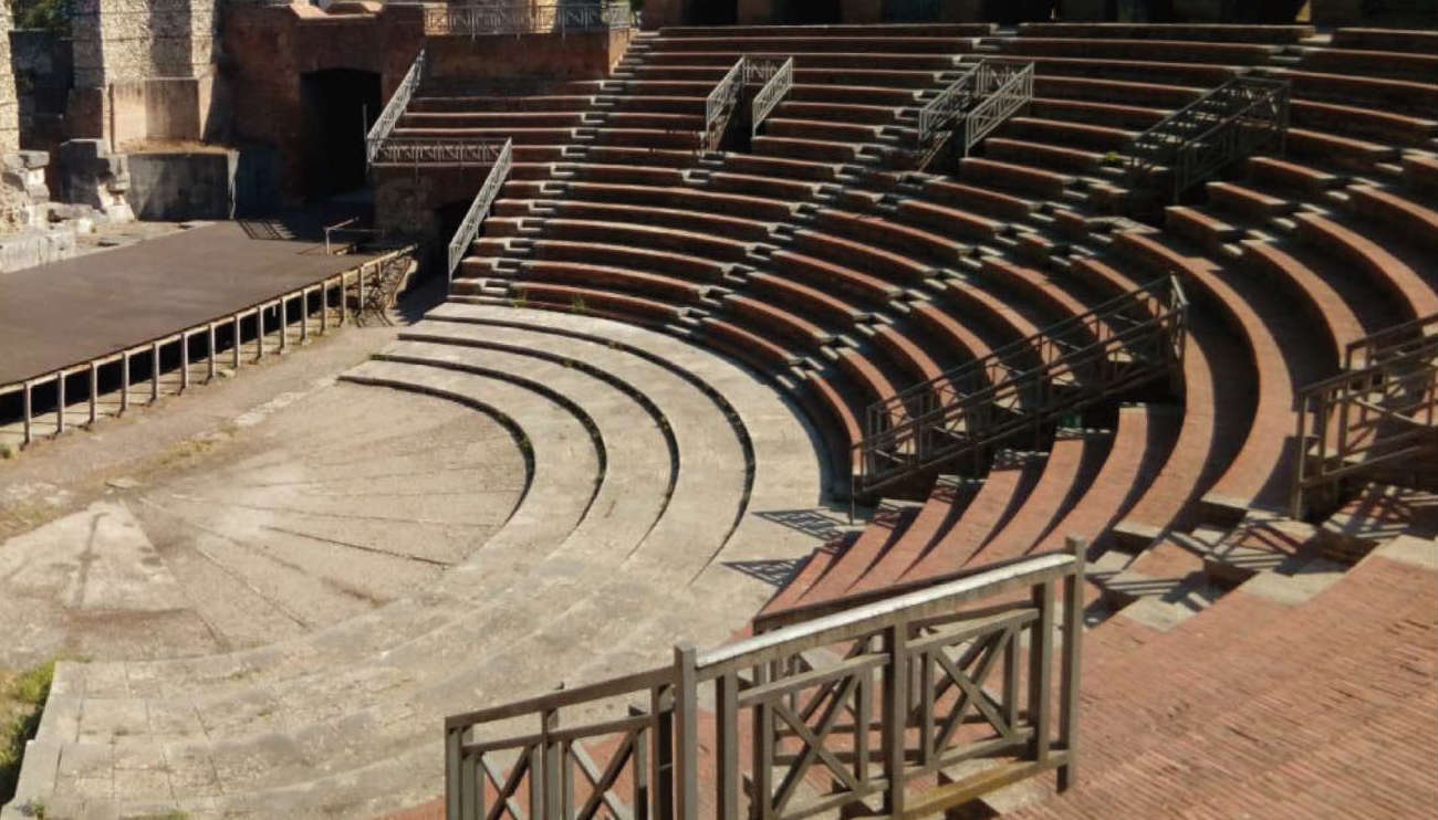 IMMAGINE _ILLUMINIAMO IL TEATRO ROMANO