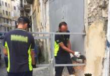 Strada “privatizzata” dai ras della sosta, blitz dei vigili alla Maddalena