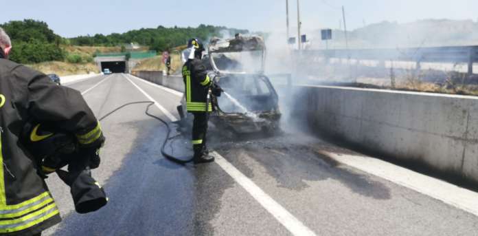 Auto fiamme fortorina 02