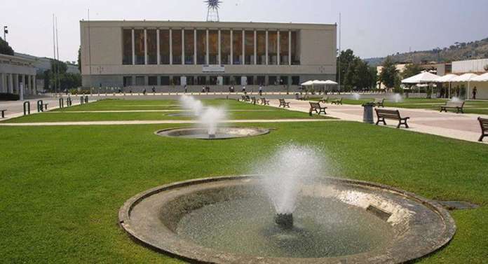 Mostra-doltremare