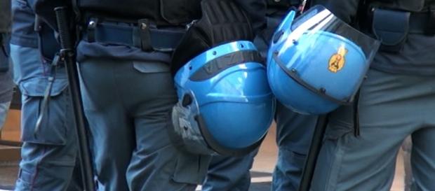 Protesta contro gli immigrati polizia