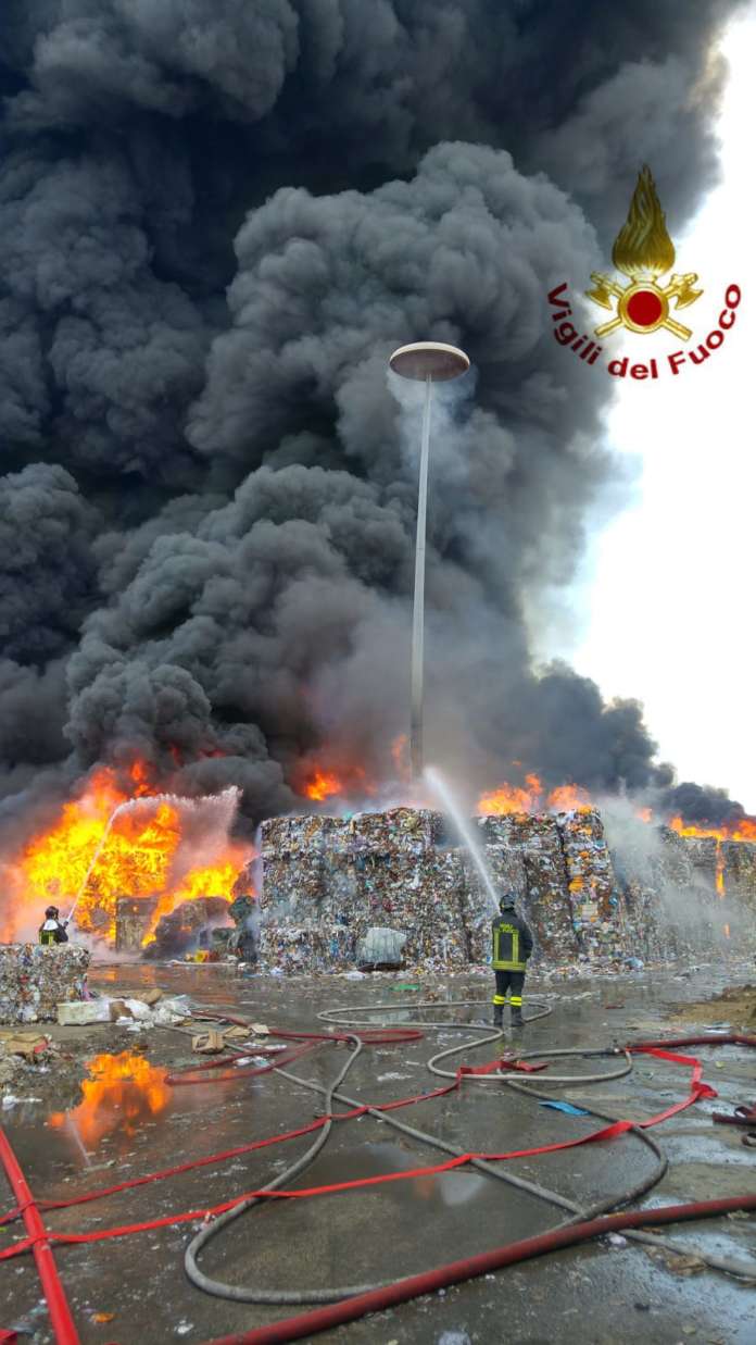 incendio caivano