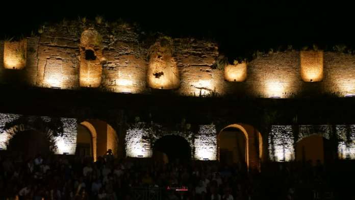 illuminazione teatro romano