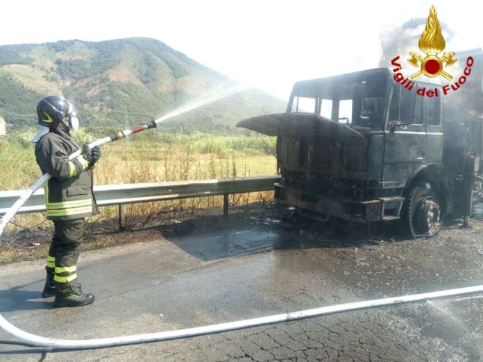 incendio betoniera 3
