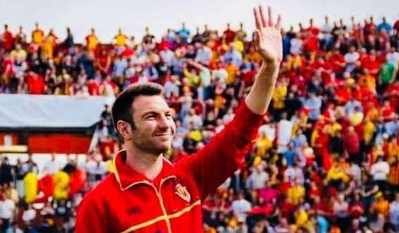 lucioni saluta