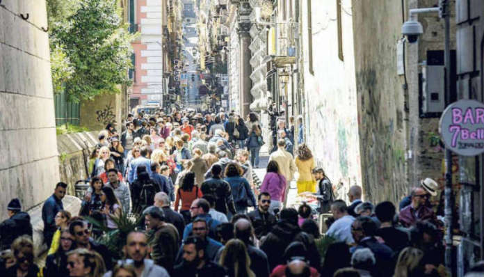 turisti-napoli-1
