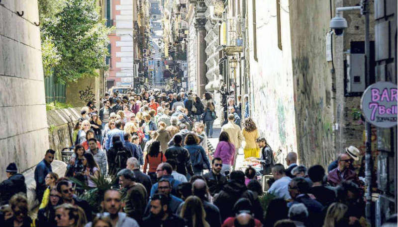turisti-napoli-1