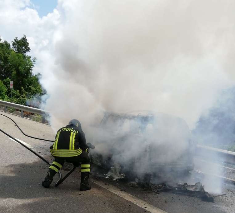 vigili del fuoco in azione (7)
