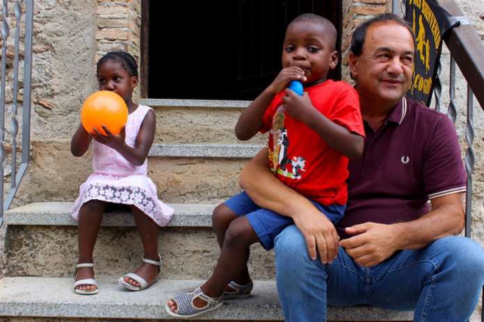 Foto 01 Mimmo Lucano Sindaco di Riace