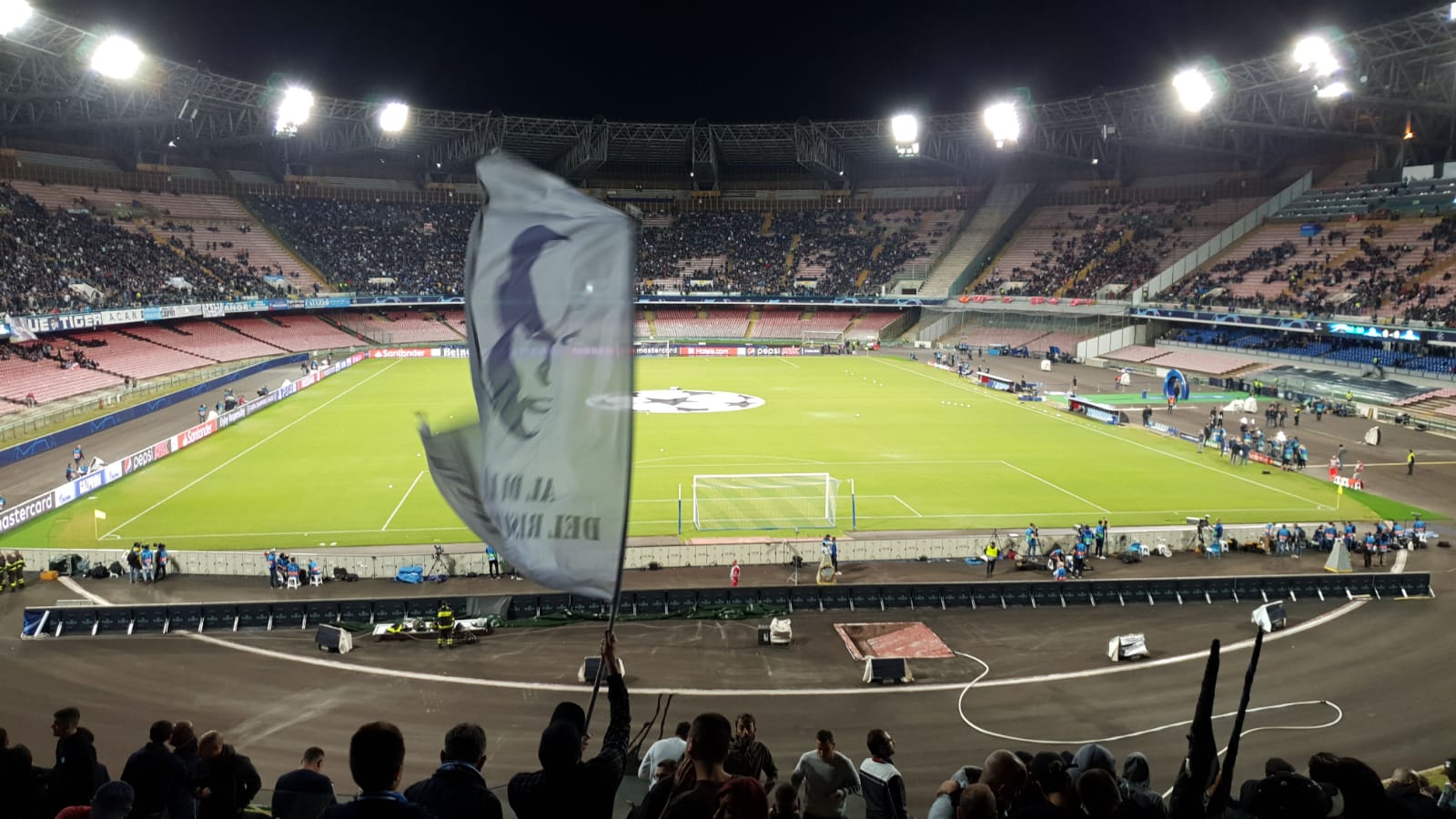 napoli curva san paolo champions