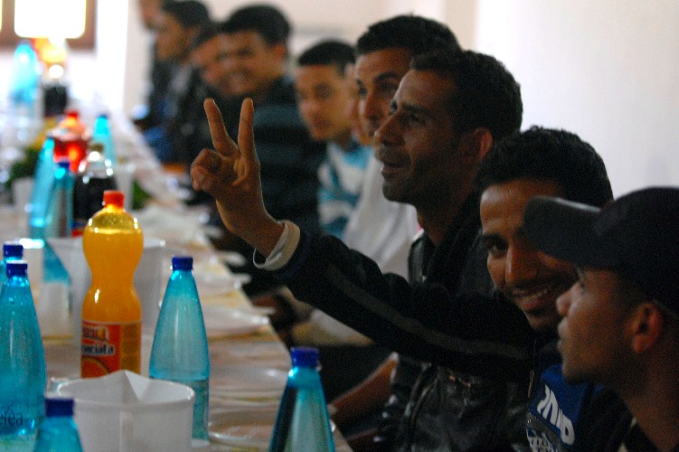 1434647941-0-immigrazione-e-accoglienza-quante-bufale-ecco-come-funziona-e-quanto-costa