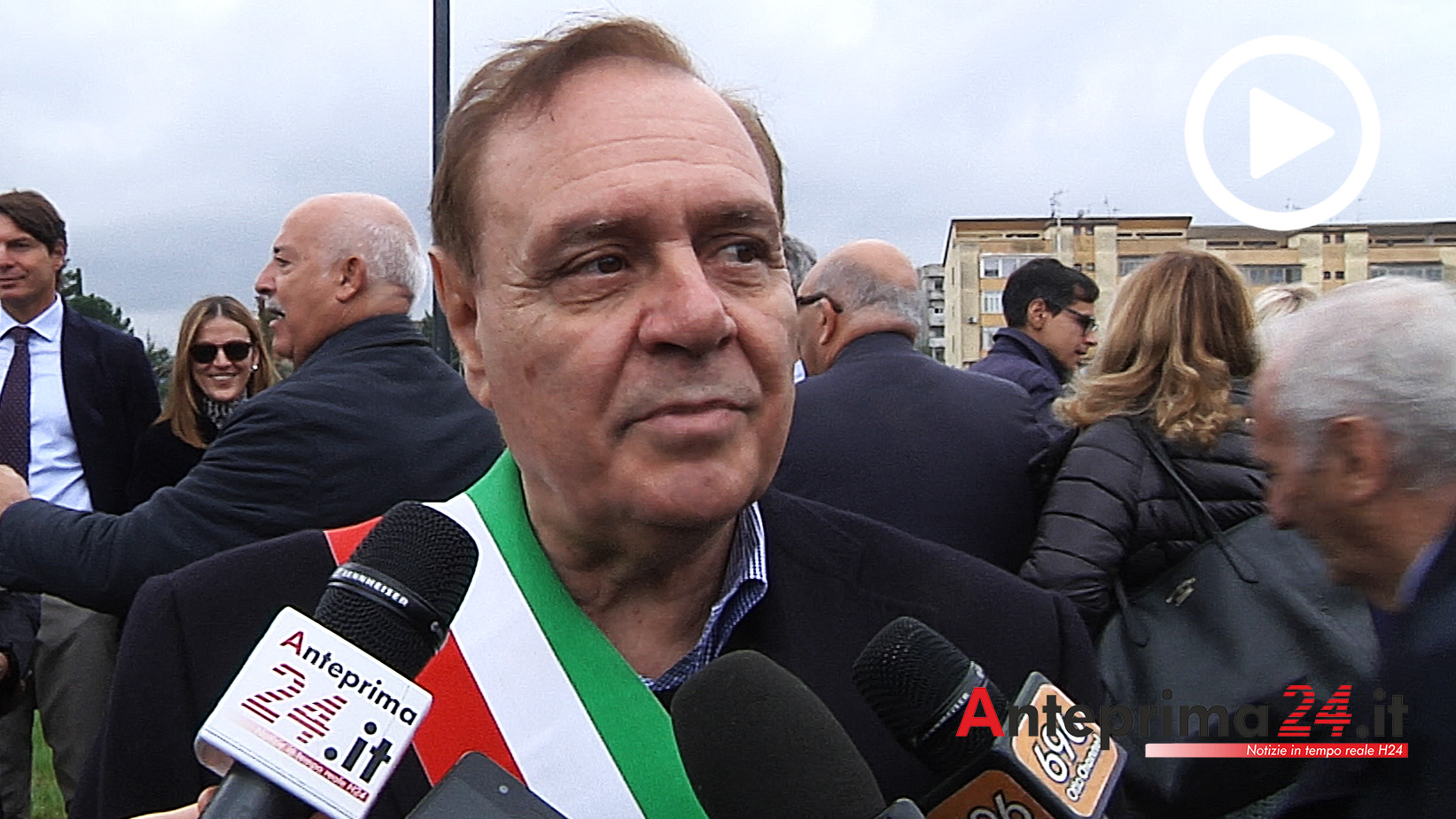 copertina mastella su deluca