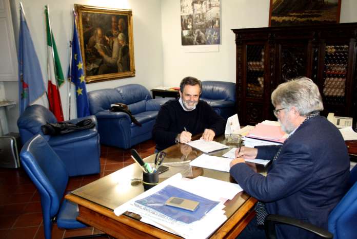 Clemente Di Cerbo firma l'accettazione