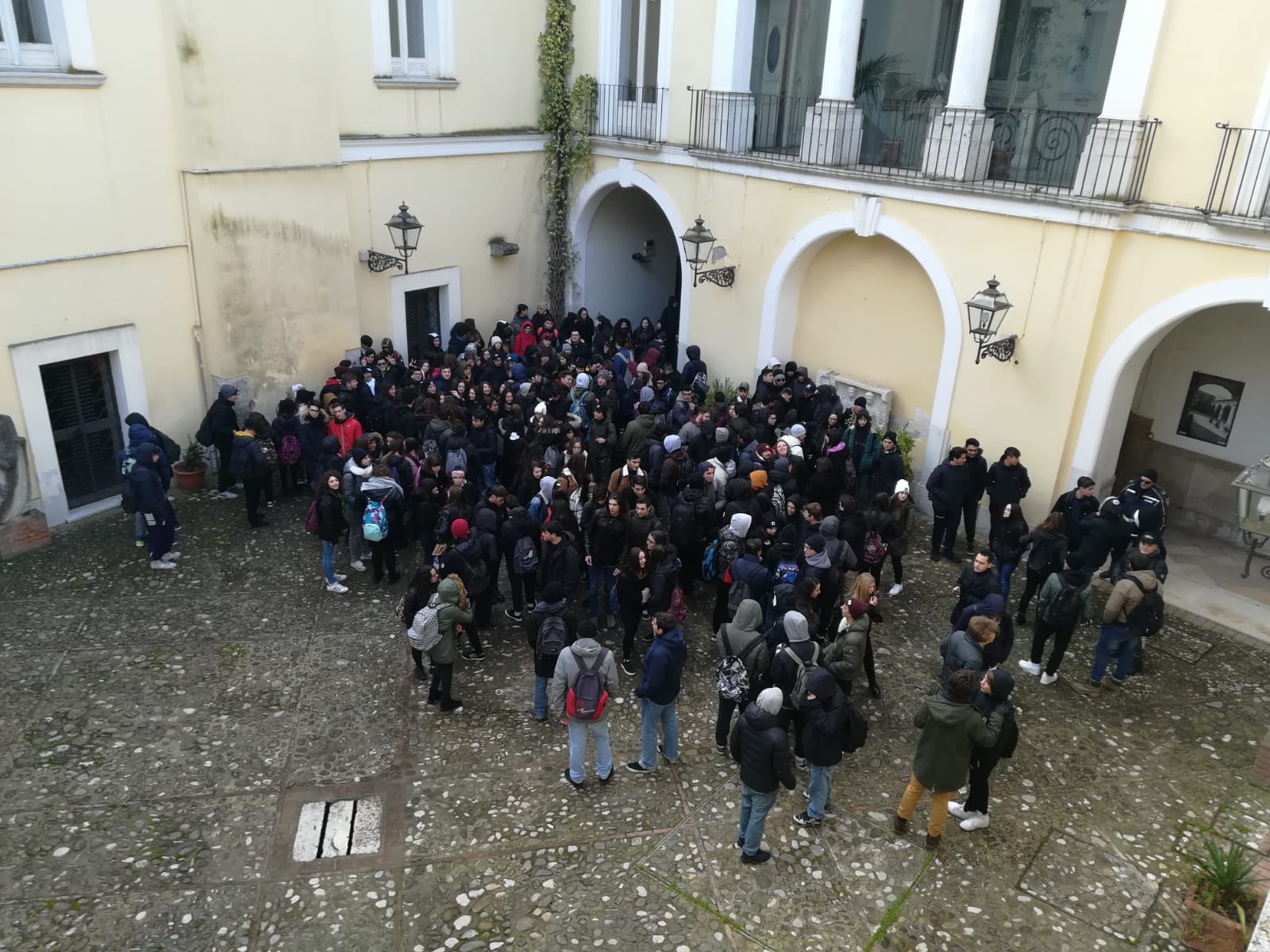 protesta studenti provincia