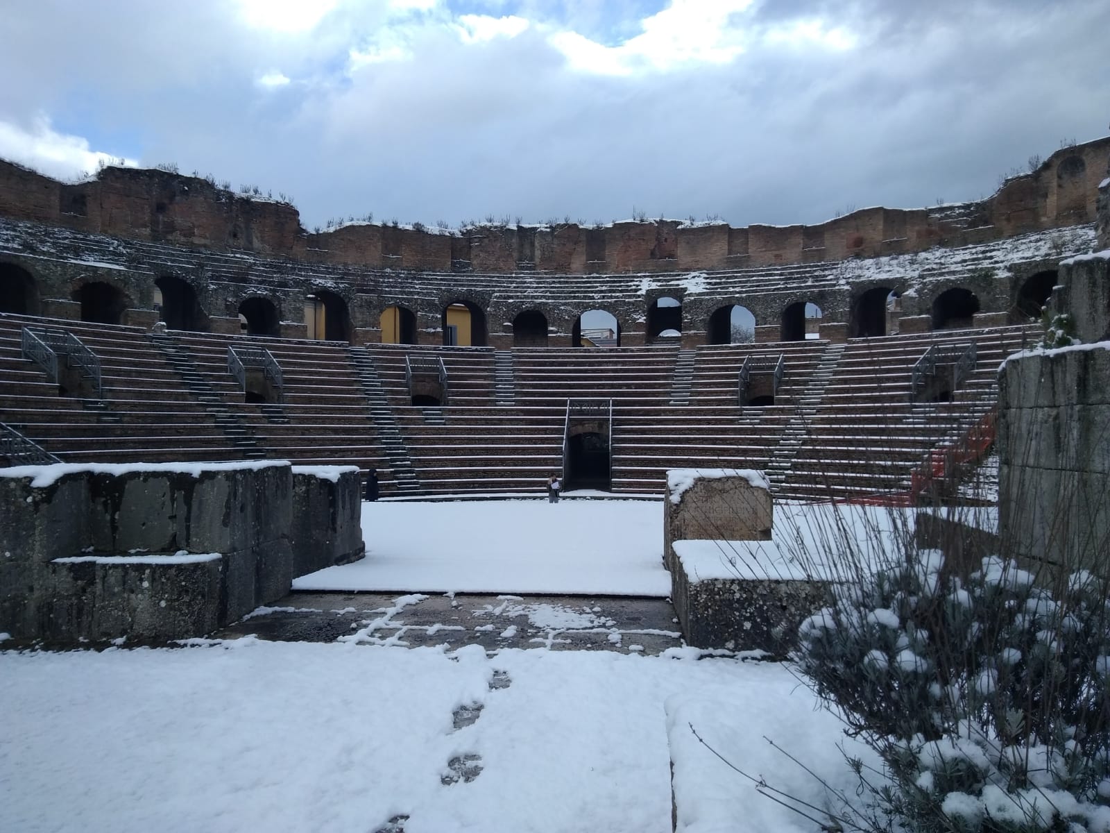 teatro romano imbiancato