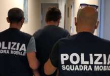 Napoli, associazione di tipo mafioso e droga: ordinanza per 25 persone