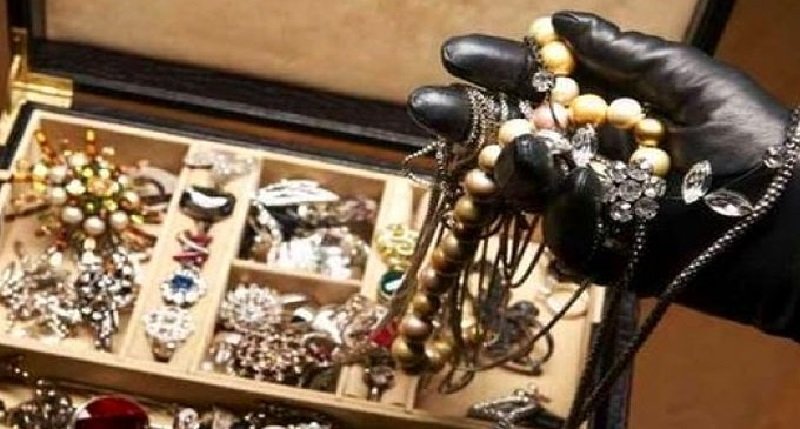 Rapina Gioielleria, Alviti: “Da tempo Napoli è una città in guerra”