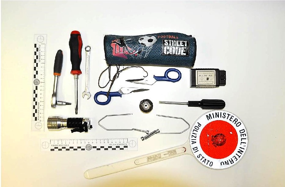 Polizia attrezzi furti