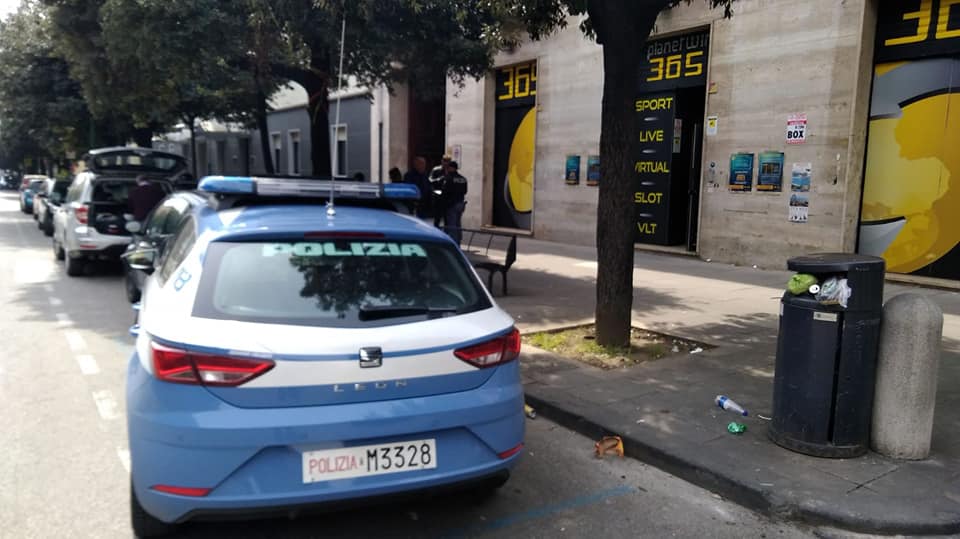 spari vetrina sala slot2