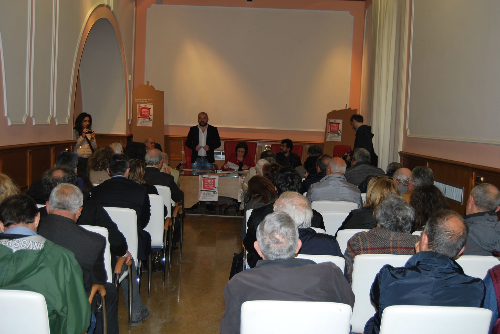 02 - Presentazione del libro di Isaia Sales Storia dell Italia mafiosa