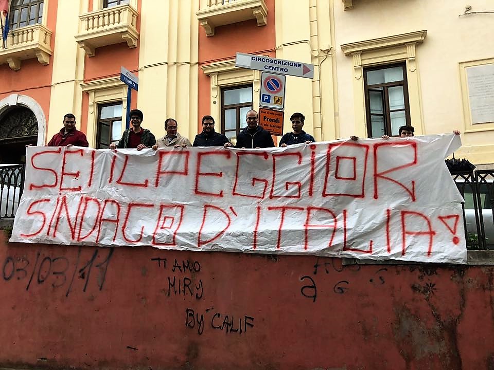De Magistris protesta GD