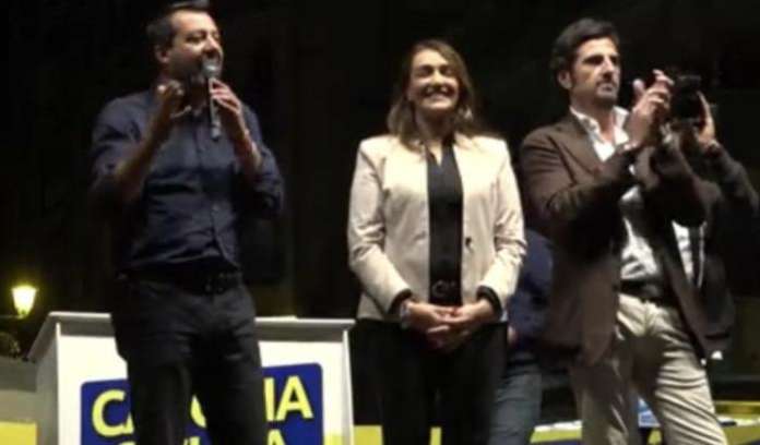 00052FA2-salvini-a-casoria