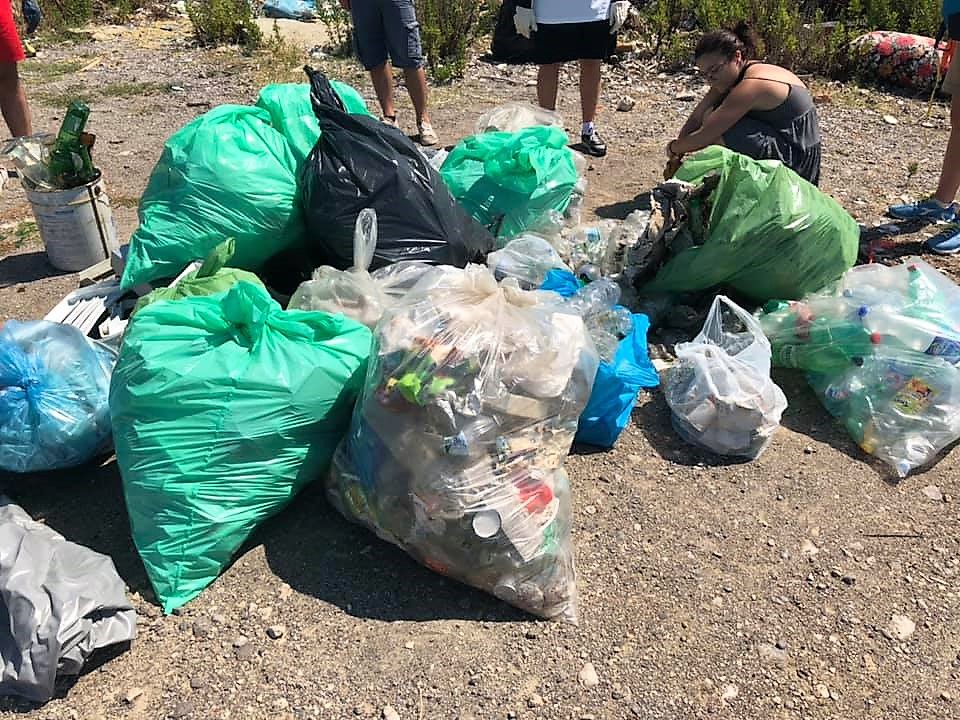 Buste immondizia spiaggia Salerno