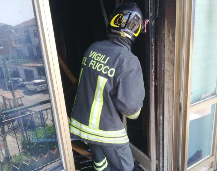 Vigili del fuoco incendio 01