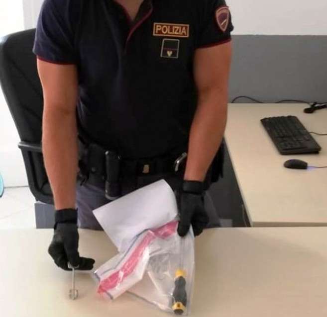 polizia arresto ladri