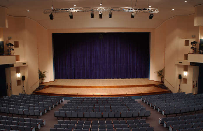 d83400_540b5768501f4f0291b956d1f7d8a2c1_mv2 Teatro Carlo Gesualdo