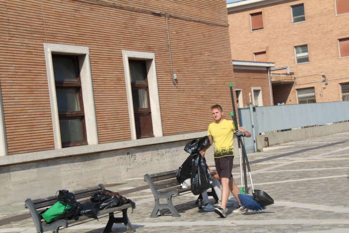 pulizia masc piazza colonna (3)