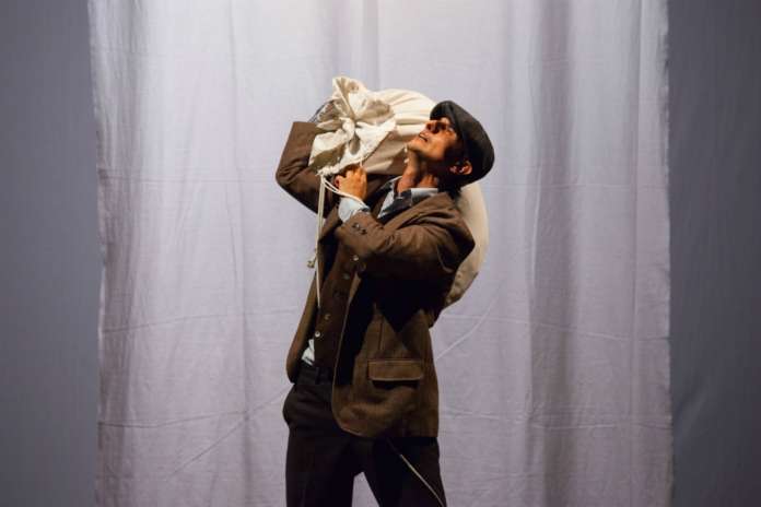 5 ago Maurizio Igor Meta_Ellis Island Foto di Fondazione Campania dei Festival