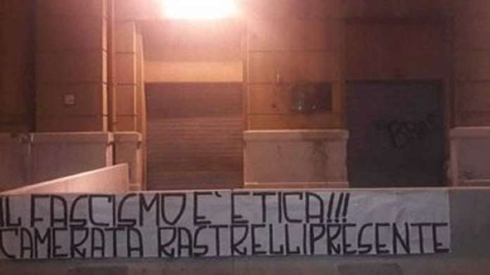 striscione fascismo rastrelli
