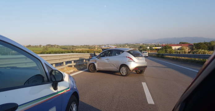 Incidente Telesina auto sbanda
