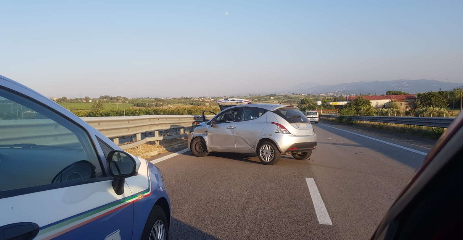 Incidente Telesina auto sbanda