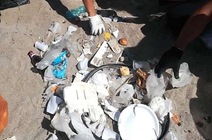 Spiagge di plastica
