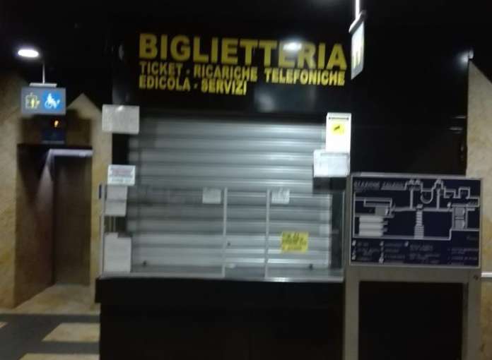 biglietteria napoli via toledo chiusa