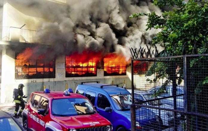 incendio cavalleggeri d'aosta napoli sfollati